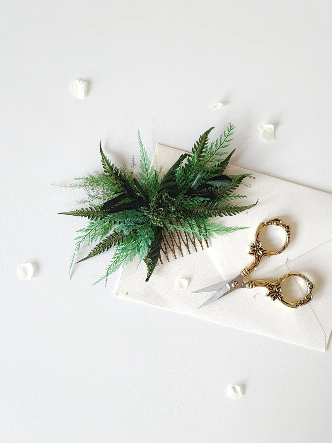 Fern Bridal Hair Comb: Preserved Greenery Flower, Woodland Wedding – handmade floral hair accessory by magaela