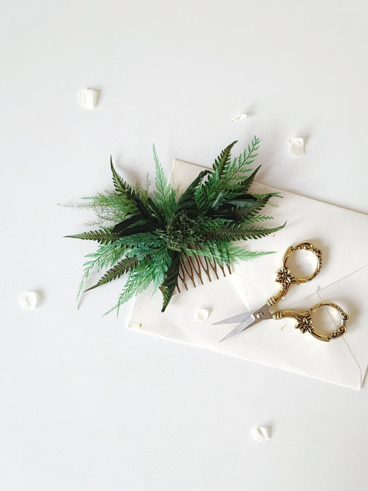 Fern Bridal Hair Comb: Preserved Greenery Flower, Woodland Wedding – handmade floral hair accessory by magaela