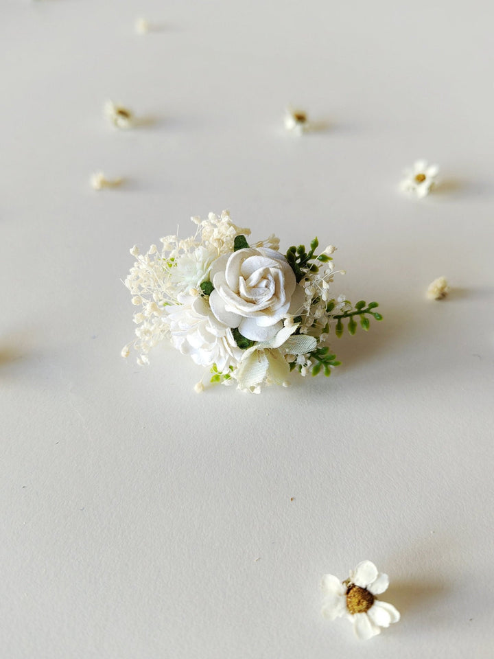 White Flower Ring: Adjustable Floral Bridal Jewelry – handmade floral hair accessory by magaela