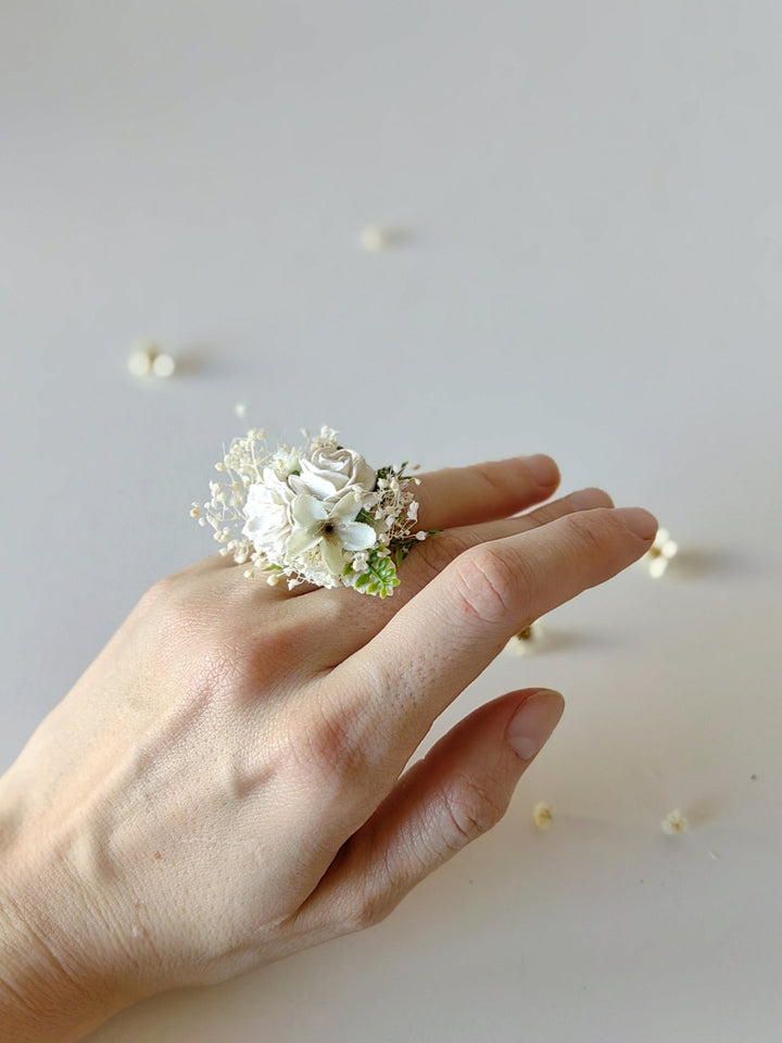 White Flower Ring: Adjustable Floral Bridal Jewelry – handmade floral hair accessory by magaela