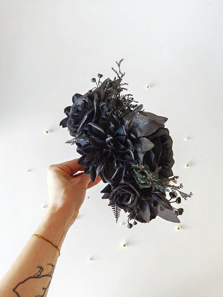 Black flower headband in Frida style: Halloween flower headpiece – handmade floral hair accessory by magaela