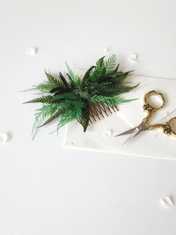 Fern Bridal Hair Comb: Preserved Greenery Flower, Woodland Wedding – handmade floral hair accessory by magaela
