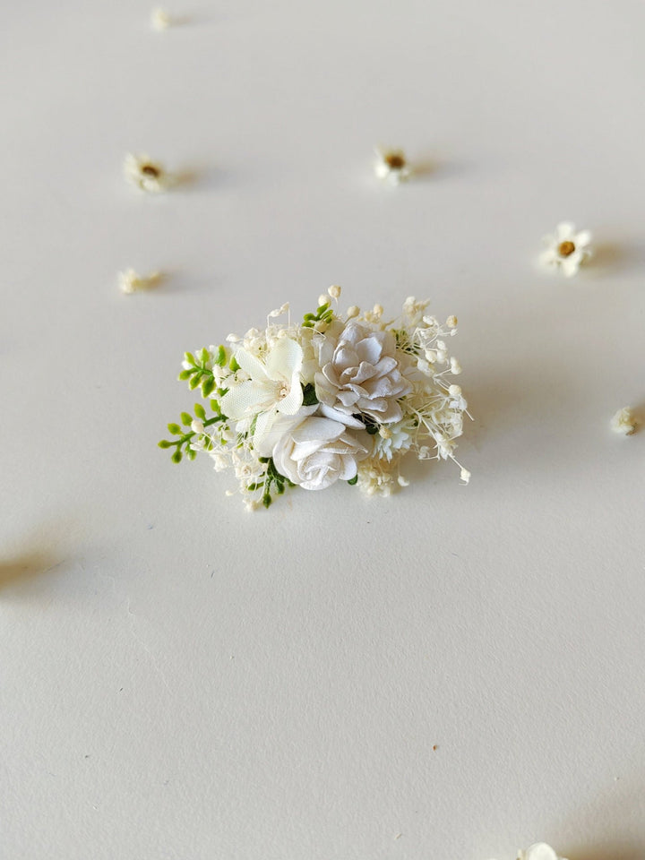 White Flower Ring: Adjustable Floral Bridal Jewelry – handmade floral hair accessory by magaela