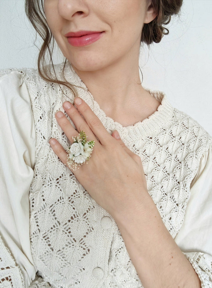 White Flower Ring: Adjustable Floral Bridal Jewelry – handmade floral hair accessory by magaela