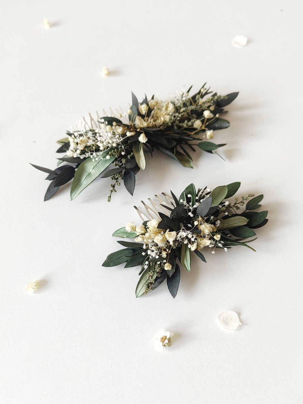 Greenery Wedding Hair Comb: Baby's Breath, Rosemary & Olive Leaves – handmade floral hair accessory by magaela