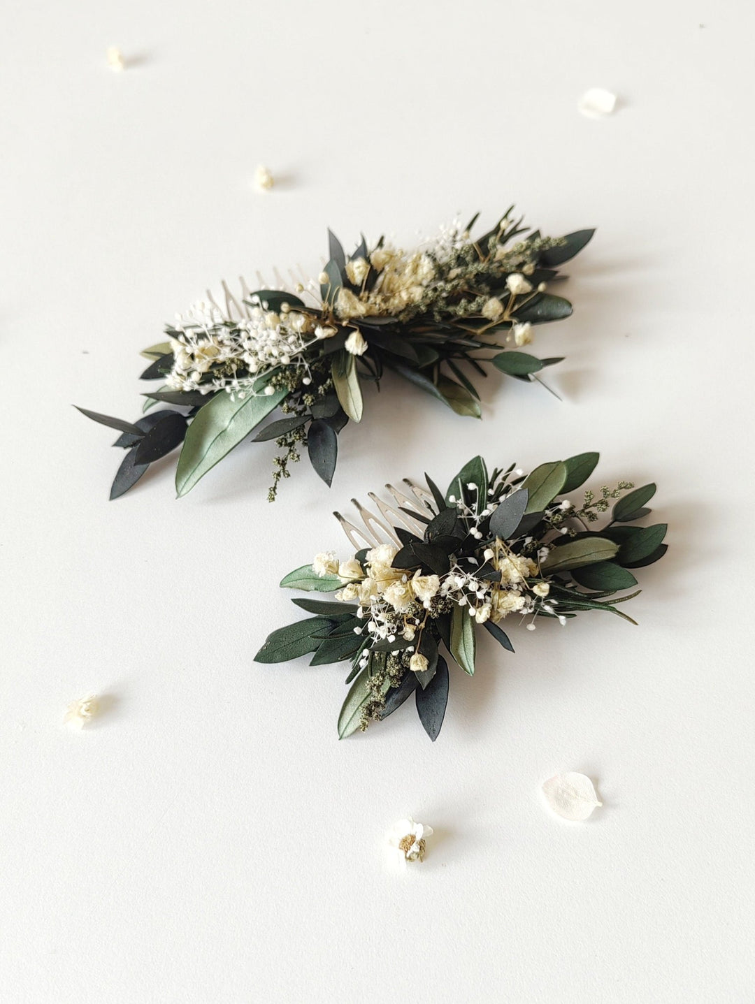 Greenery Wedding Hair Comb: Baby's Breath, Rosemary & Olive Leaves – handmade floral hair accessory by magaela