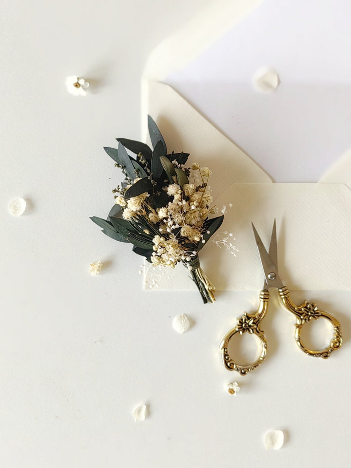 Greenery Wedding Boutonniere: Eucalyptus & Baby's Breath, Groom Accessory – handmade floral hair accessory by magaela