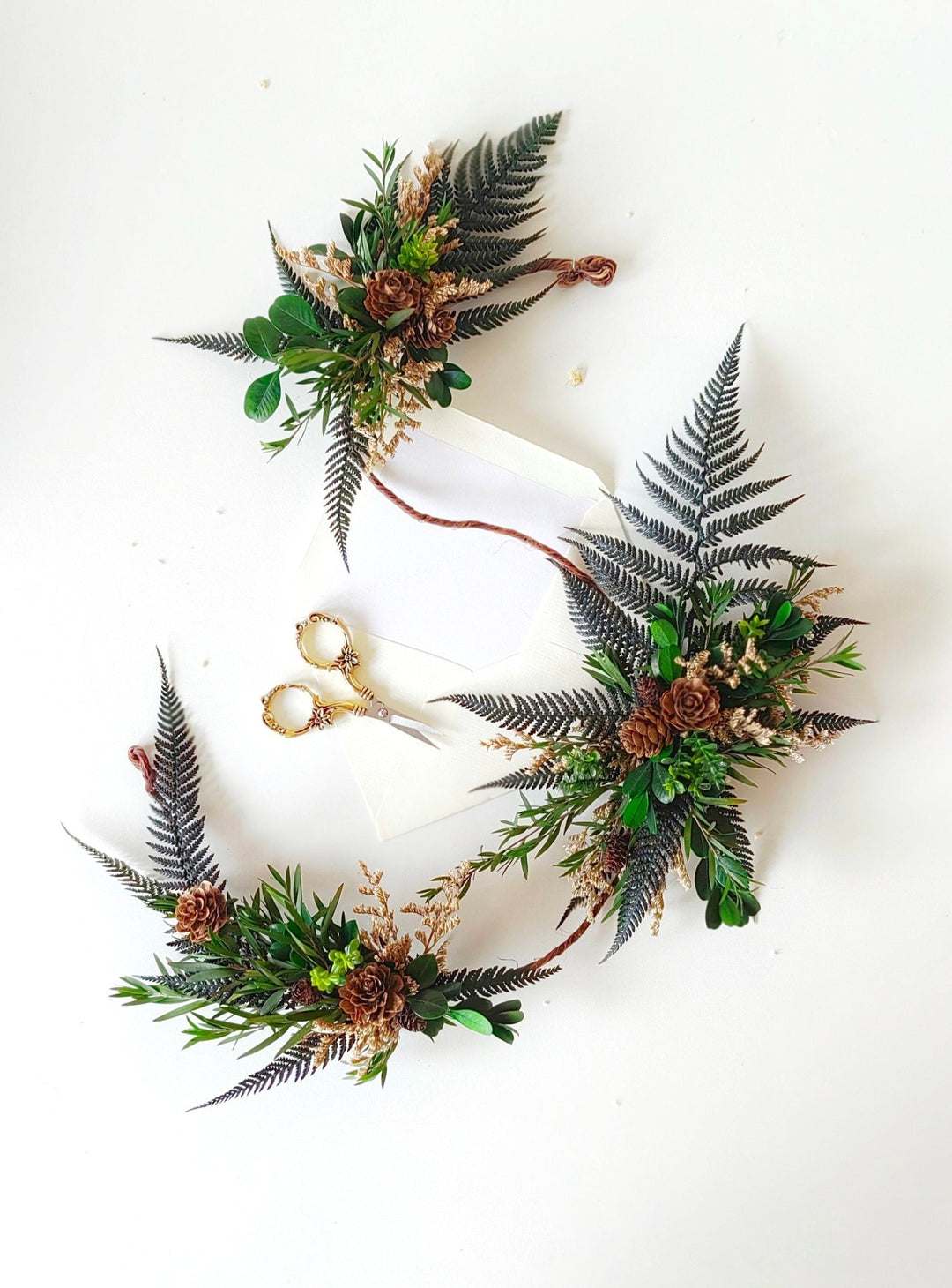 Fern Wedding Cake Topper: Woodland Flower Garland with Pine Cones – handmade floral hair accessory by magaela