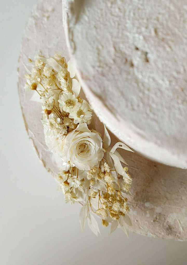 Boho Wedding Cake Topper: Cream Preserved Flower Circle, Rustic Decor – handmade floral hair accessory by magaela