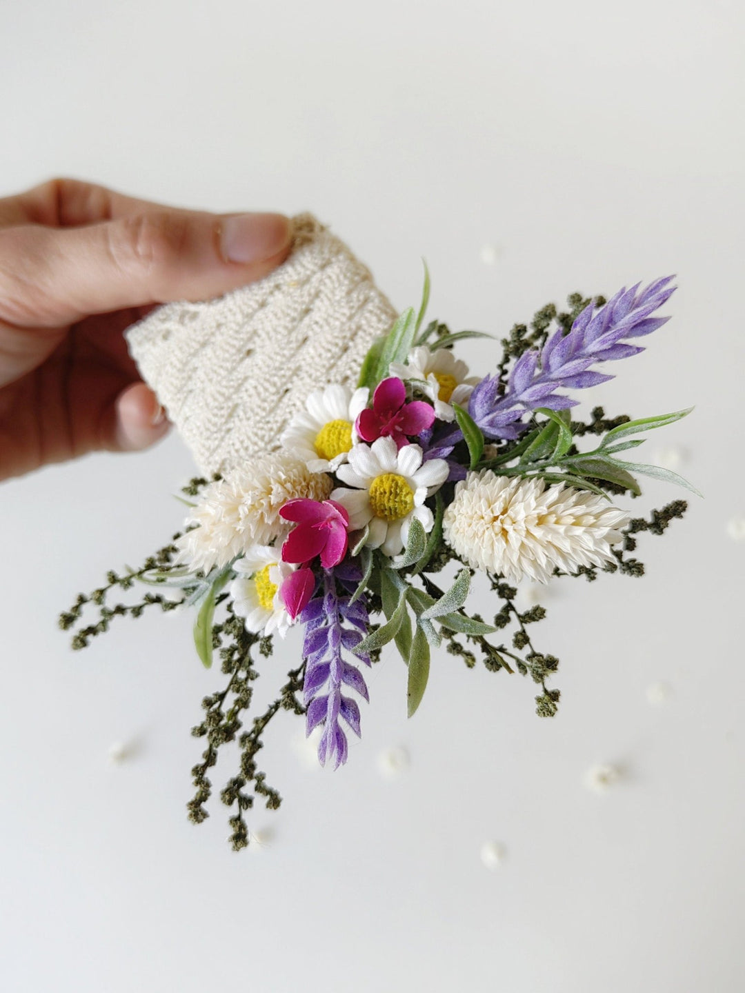 Daisy Boutonniere: Meadow Flower Buttonhole with Lavender – handmade floral hair accessory by magaela