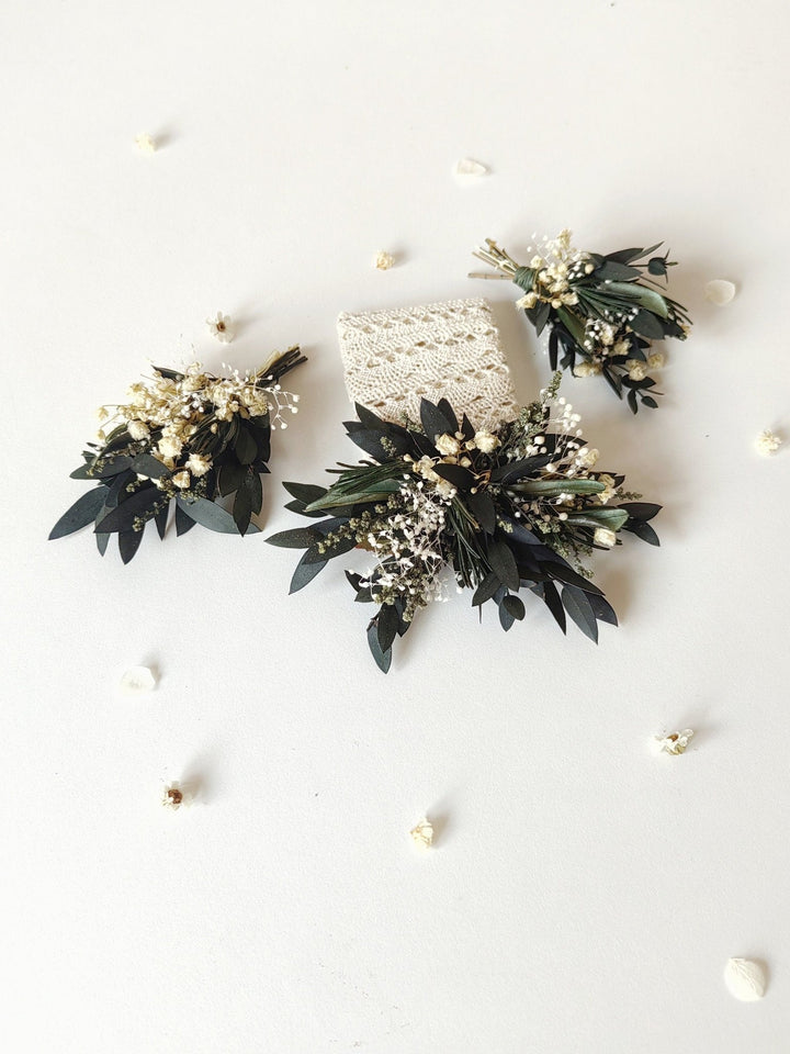 Greenery Wedding Boutonniere: Eucalyptus & Baby's Breath, Groom Accessory – handmade floral hair accessory by magaela