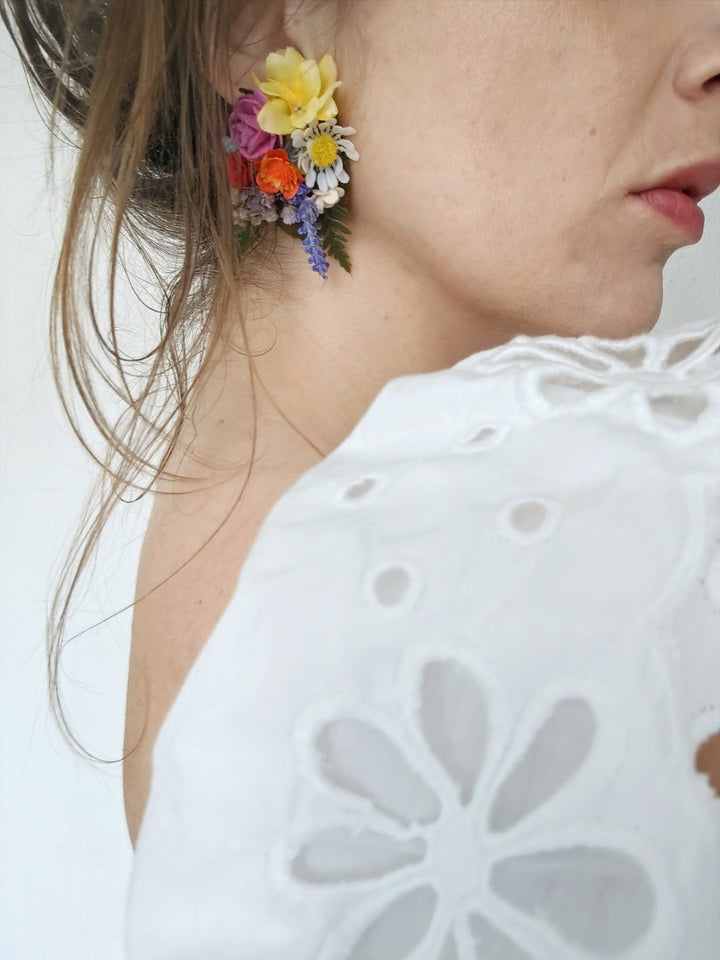 Colorful Flower Stud Earrings: Boho Wedding Jewelry – handmade floral hair accessory by magaela