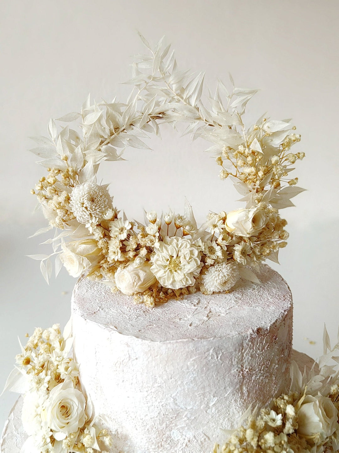 Boho Wedding Cake Topper: Cream Preserved Flower Circle, Rustic Decor – handmade floral hair accessory by magaela