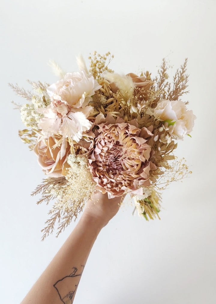 Rustic Pink Wedding Bouquet: Boho Bridal Flower Accessory – handmade floral hair accessory by magaela