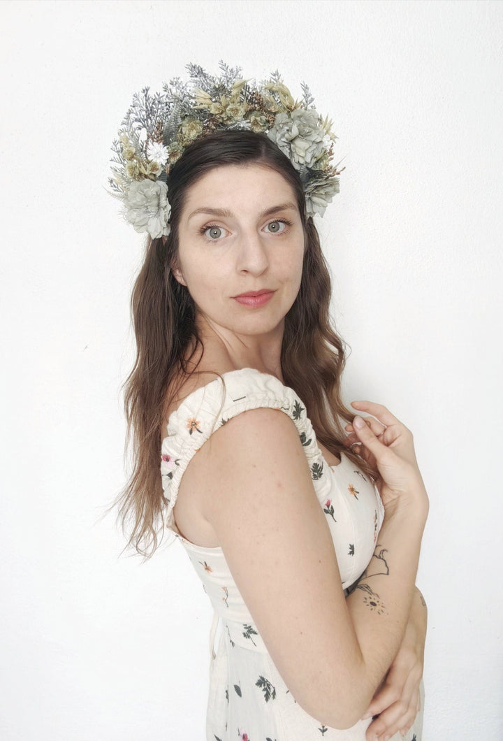 Vintage Bridal Flower Crown: Mint Green Wedding Headpiece – handmade floral hair accessory by magaela