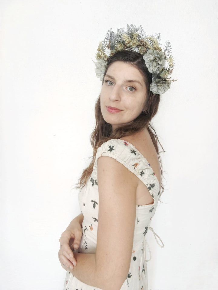 Vintage Bridal Flower Crown: Mint Green Wedding Headpiece – handmade floral hair accessory by magaela