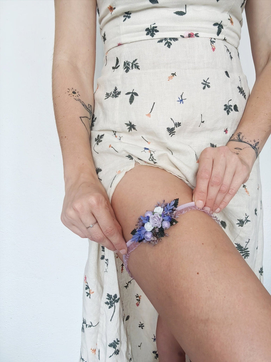 Purple Floral Bridal Garter: Elastic Violet Wedding Accessory – handmade floral hair accessory by magaela