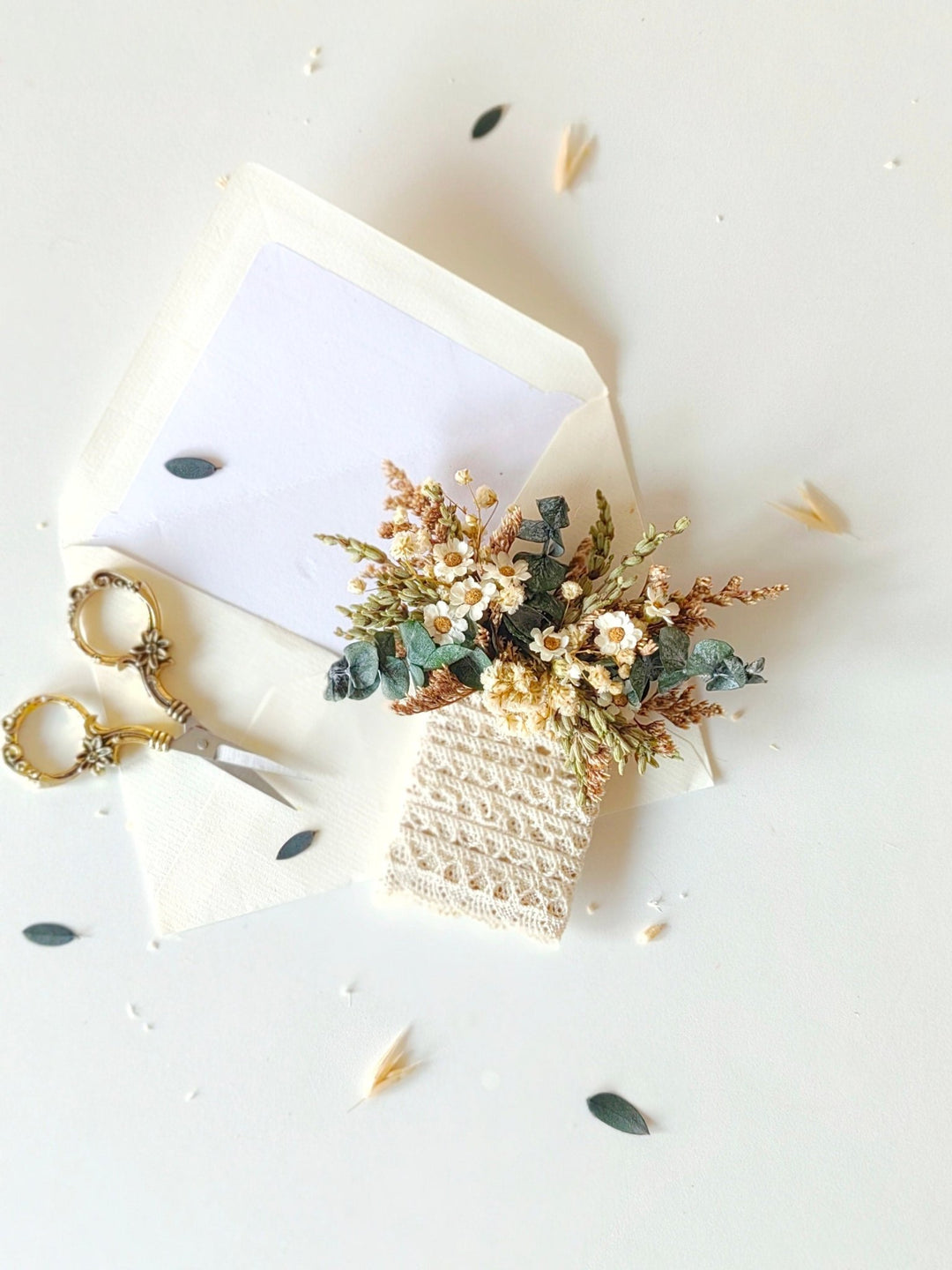 Greenery Eucalyptus Boutonniere: Vintage Wedding Buttonhole – handmade floral hair accessory by magaela