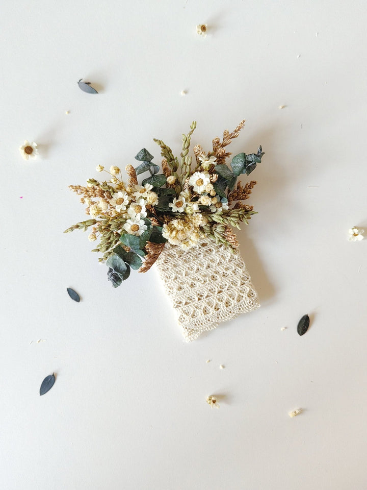Greenery Eucalyptus Boutonniere: Vintage Wedding Buttonhole – handmade floral hair accessory by magaela
