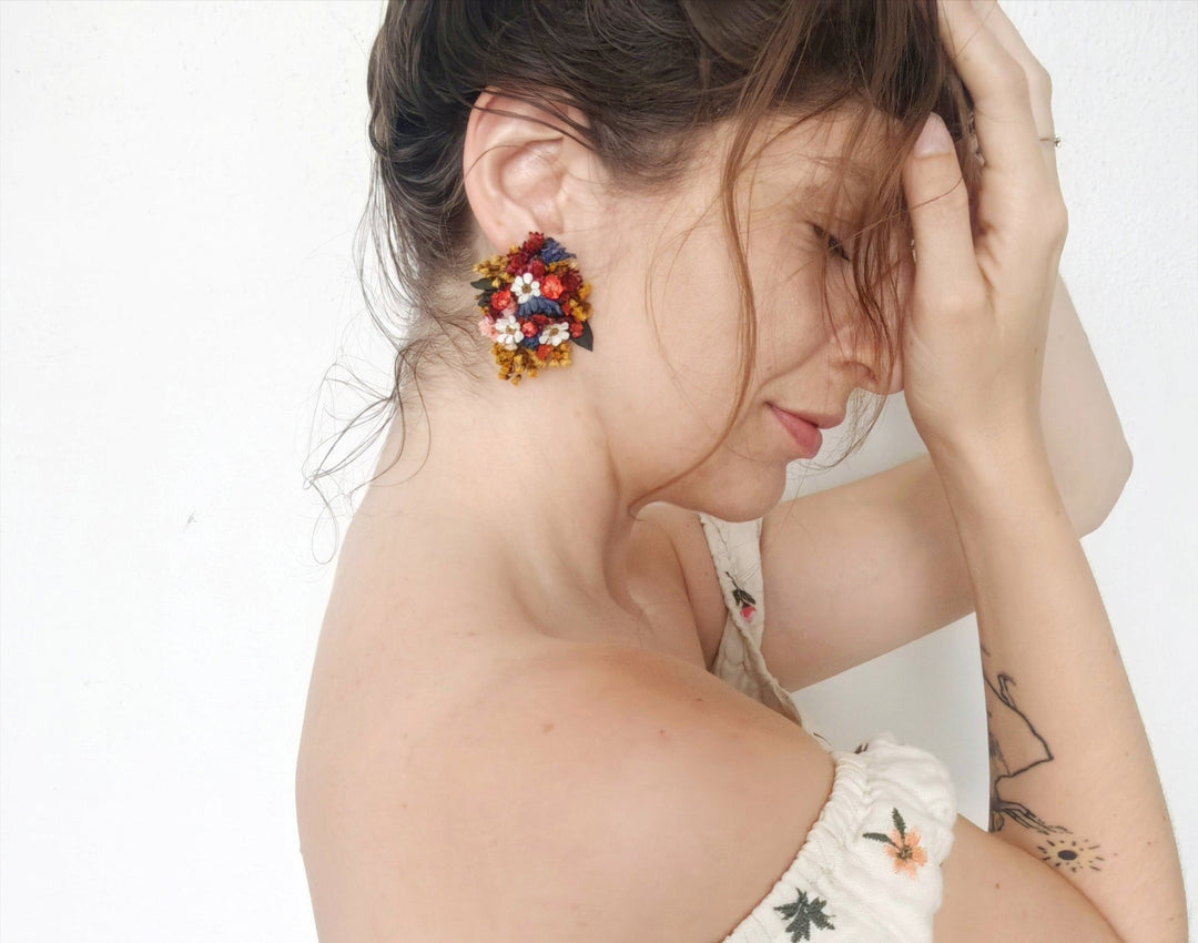 Colorful Preserved Flower Earrings: Natural Meadow Wedding Jewelry – handmade floral hair accessory by magaela