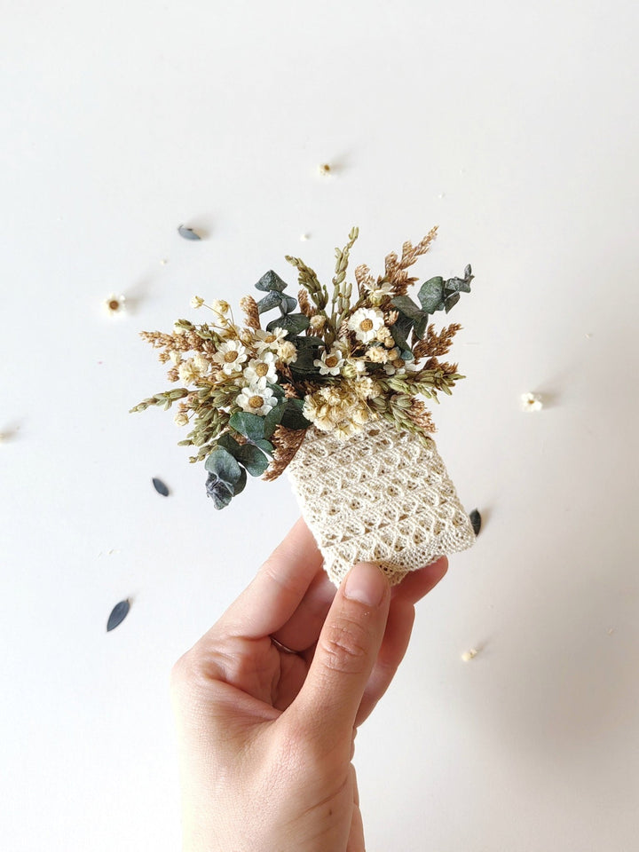 Greenery Eucalyptus Boutonniere: Vintage Wedding Buttonhole – handmade floral hair accessory by magaela