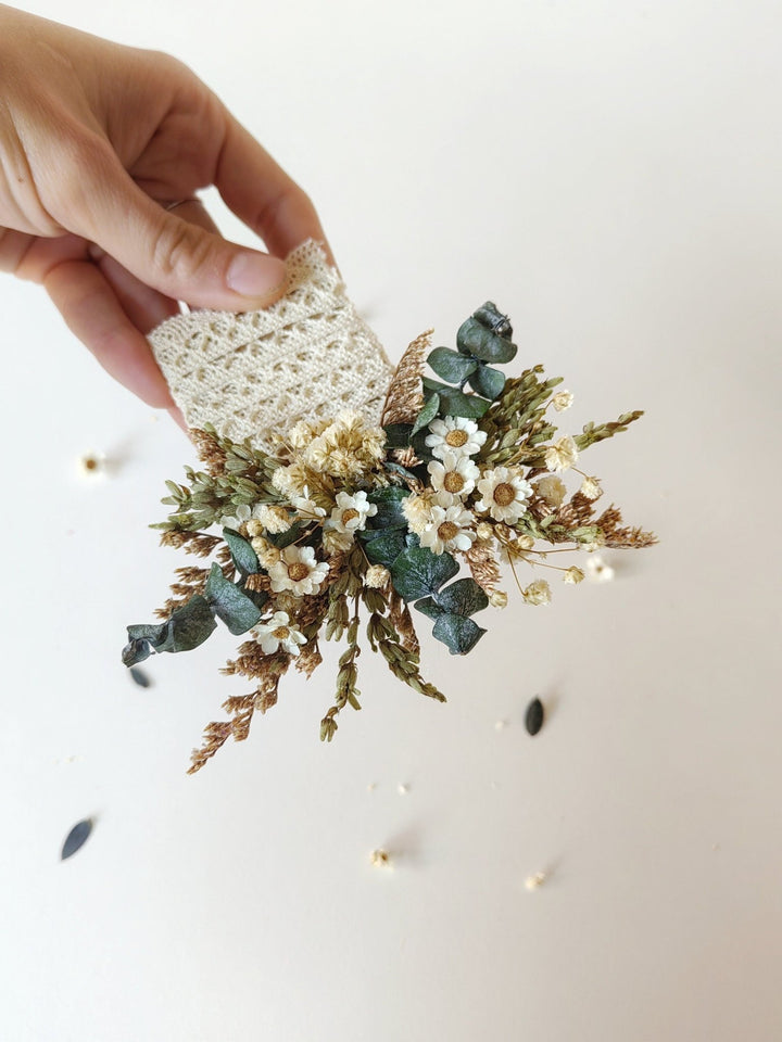 Greenery Eucalyptus Boutonniere: Vintage Wedding Buttonhole – handmade floral hair accessory by magaela