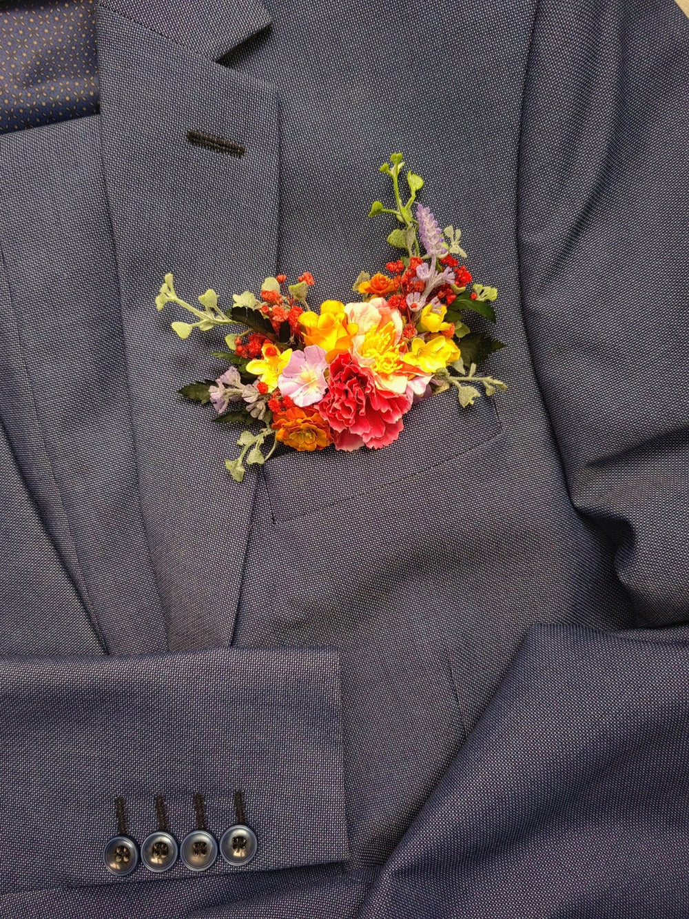 Boho Groom Boutonniere: Colorful Frida Flower Corsage – handmade floral hair accessory by magaela