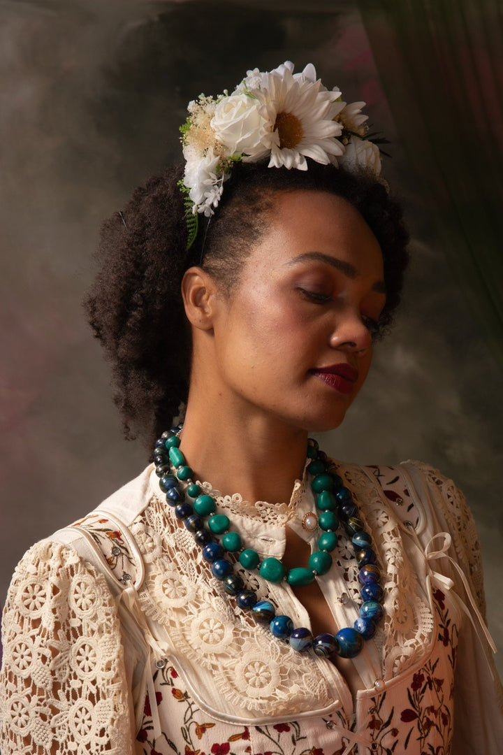 White Cream Daisy Flower Crown: Frida Inspired Wedding Headband – handmade floral hair accessory by magaela