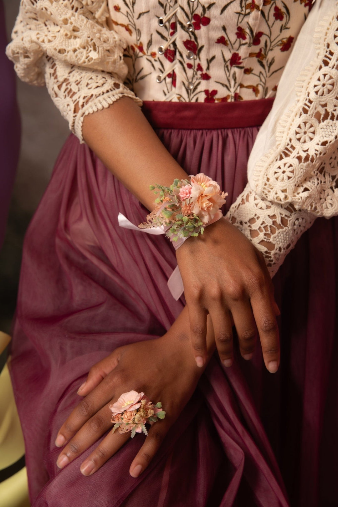 Pastel Peach Flower Ring: Boho Wedding Jewelry – handmade floral hair accessory by magaela