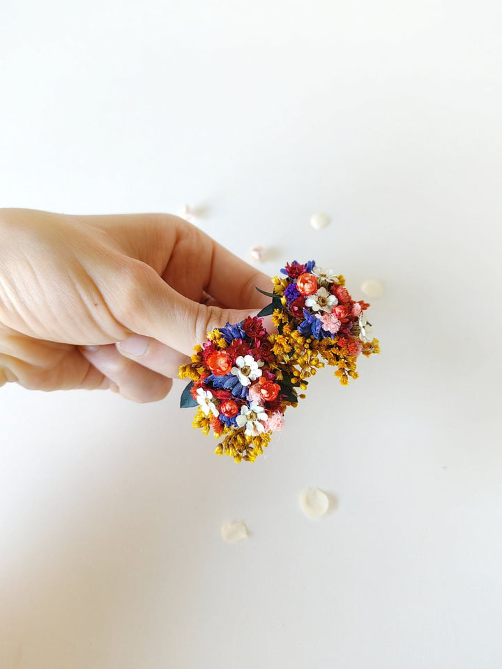 Colorful Preserved Flower Earrings: Natural Meadow Wedding Jewelry – handmade floral hair accessory by magaela