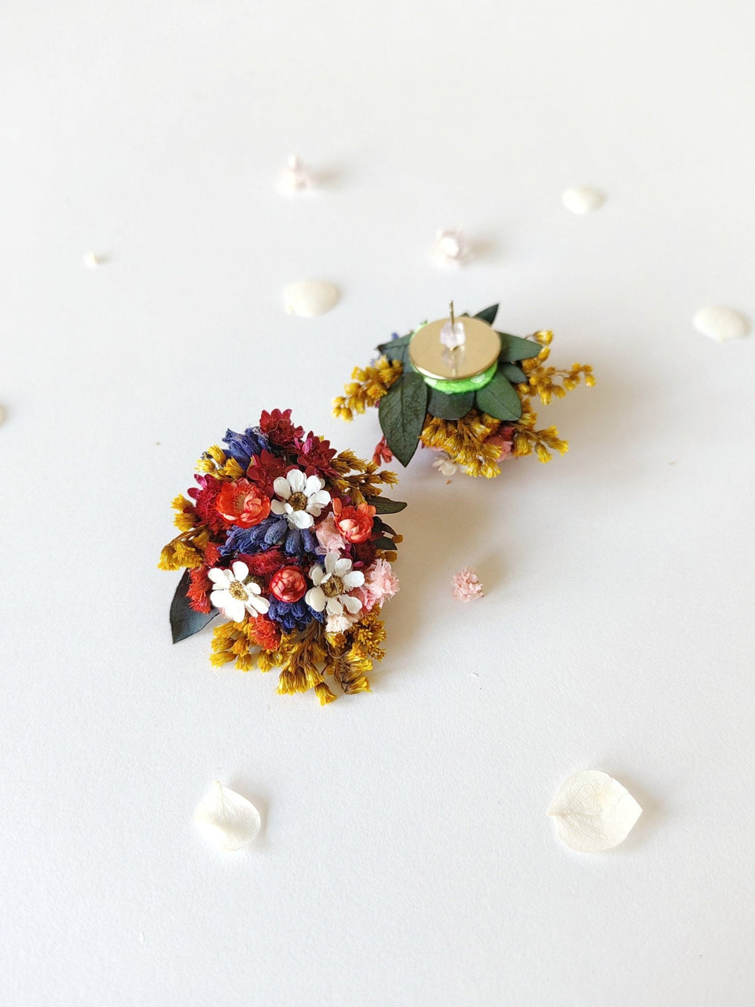 Colorful Preserved Flower Earrings: Natural Meadow Wedding Jewelry – handmade floral hair accessory by magaela