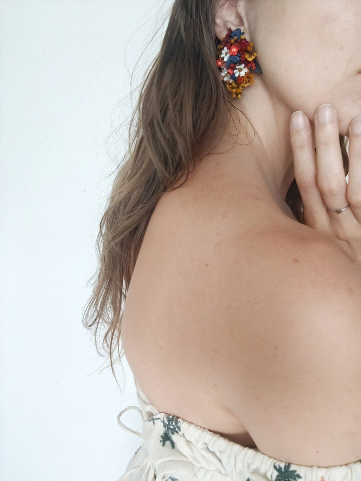 Colorful Preserved Flower Earrings: Natural Meadow Wedding Jewelry – handmade floral hair accessory by magaela