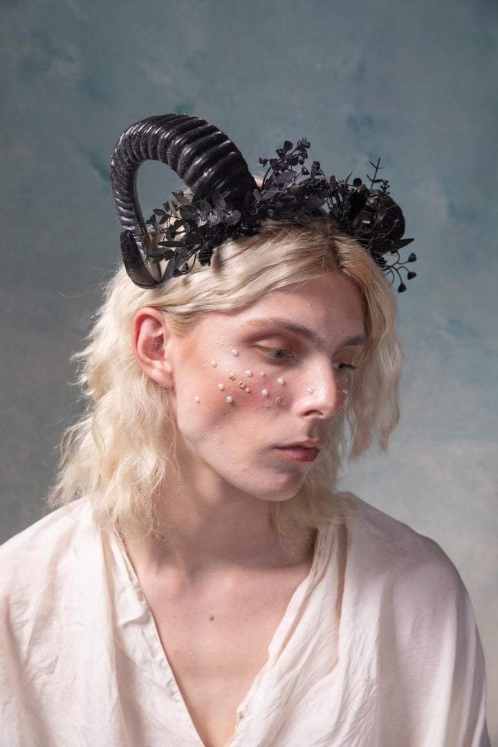 Black Horns Crown: Gothic Wedding Headpiece, Pagan Headband – handmade floral hair accessory by magaela