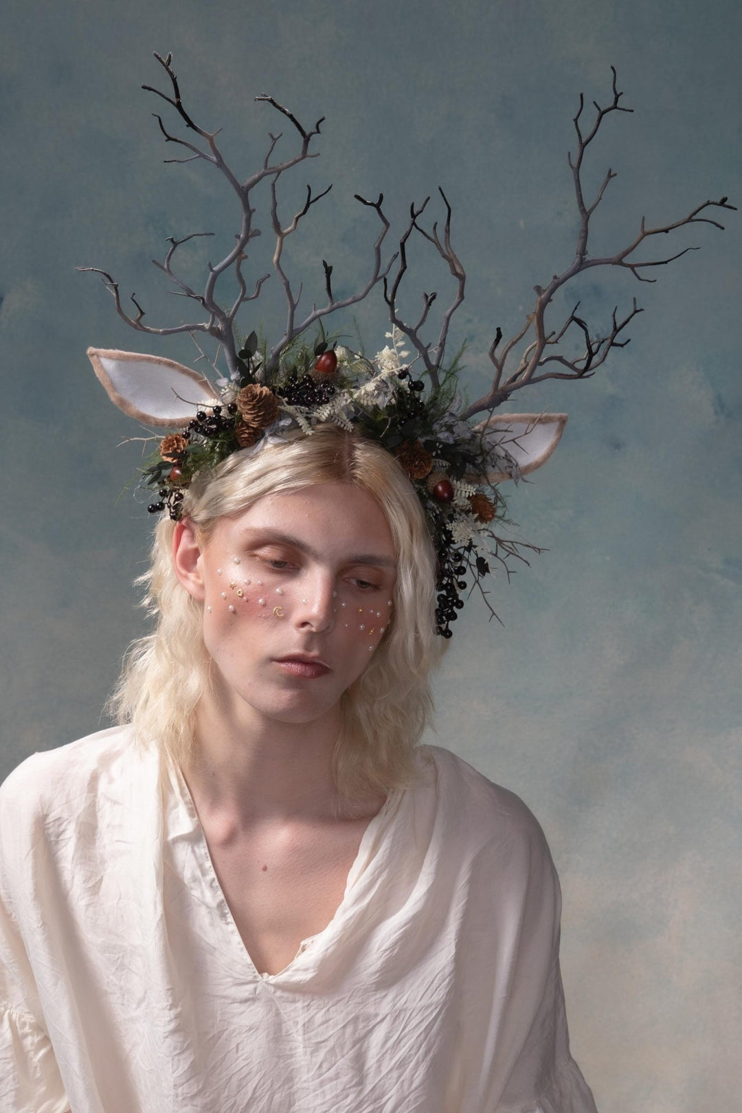 Woodland Antlers Crown: Fairycore Flower Headband – handmade floral hair accessory by magaela