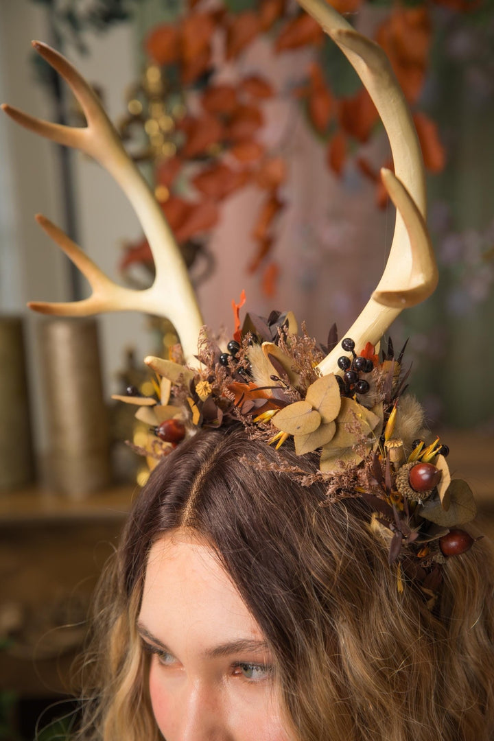 Woodland Antler Crown: Autumn Fairycore Headpiece – handmade floral hair accessory by magaela