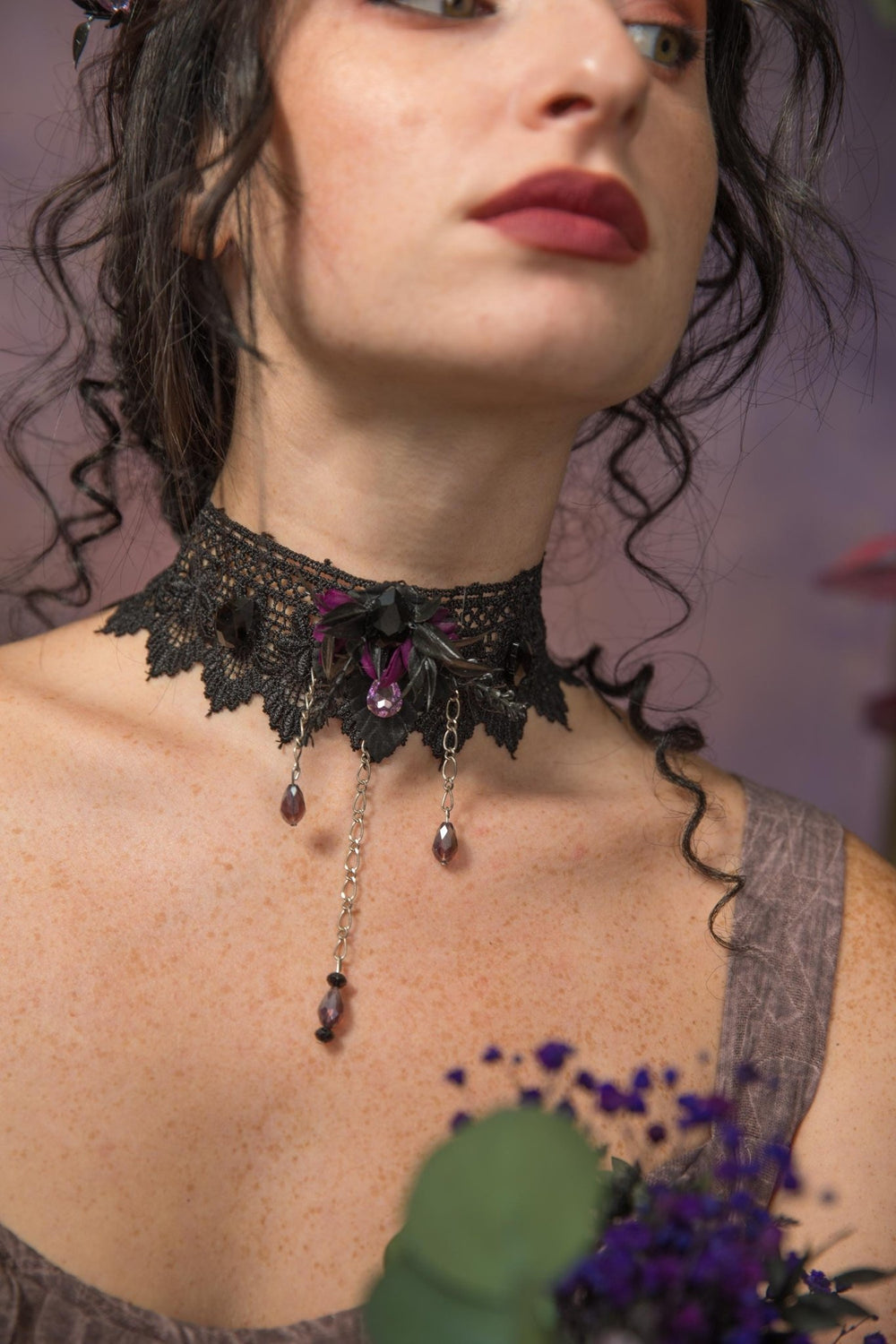 Gothic Lace Choker: Black Necklace with Purple Flowers & Chains – handmade floral hair accessory by magaela