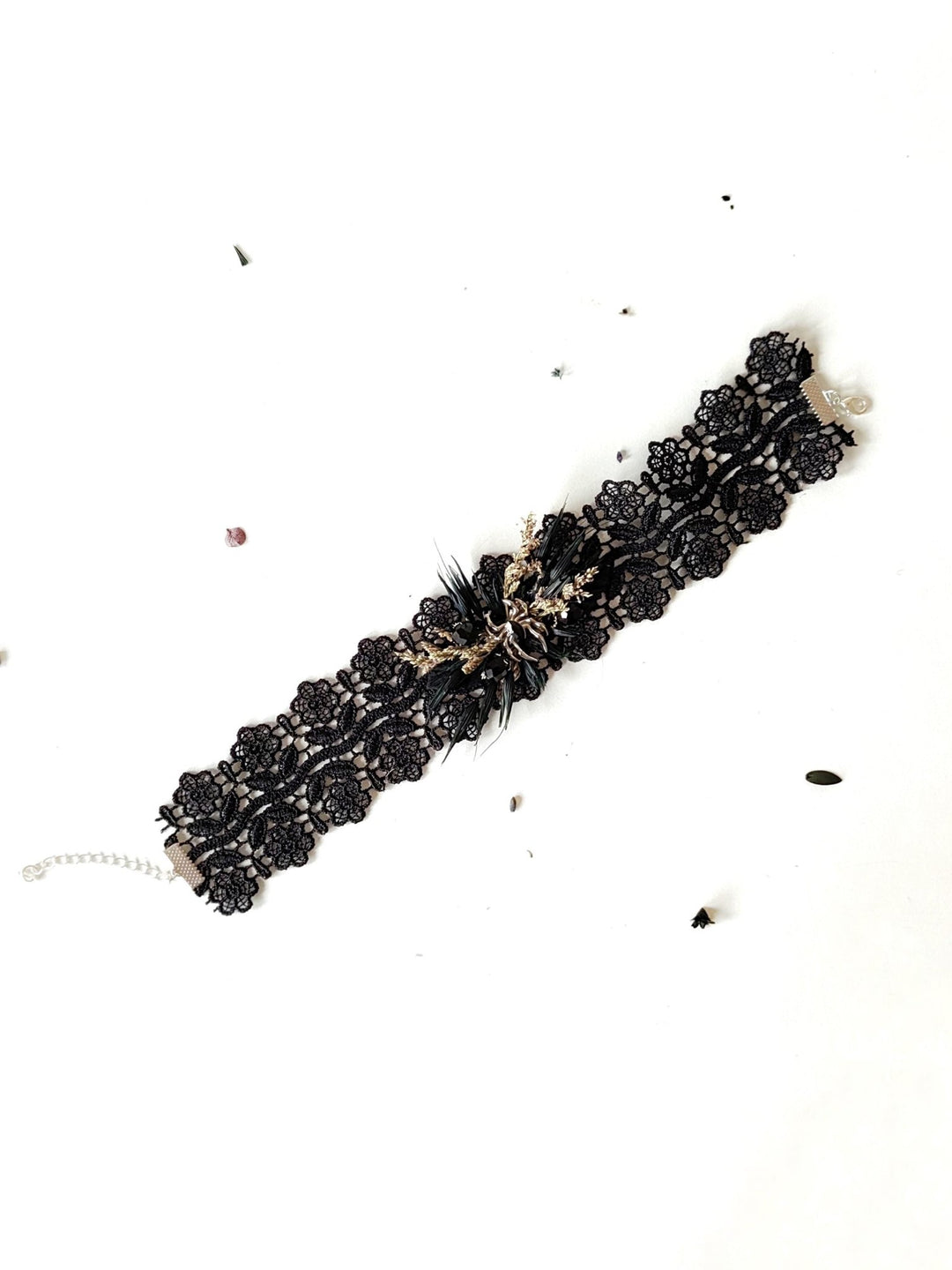 Gothic Lace Choker Necklace: Halloween Spider Beaded Jewelry – handmade floral hair accessory by magaela