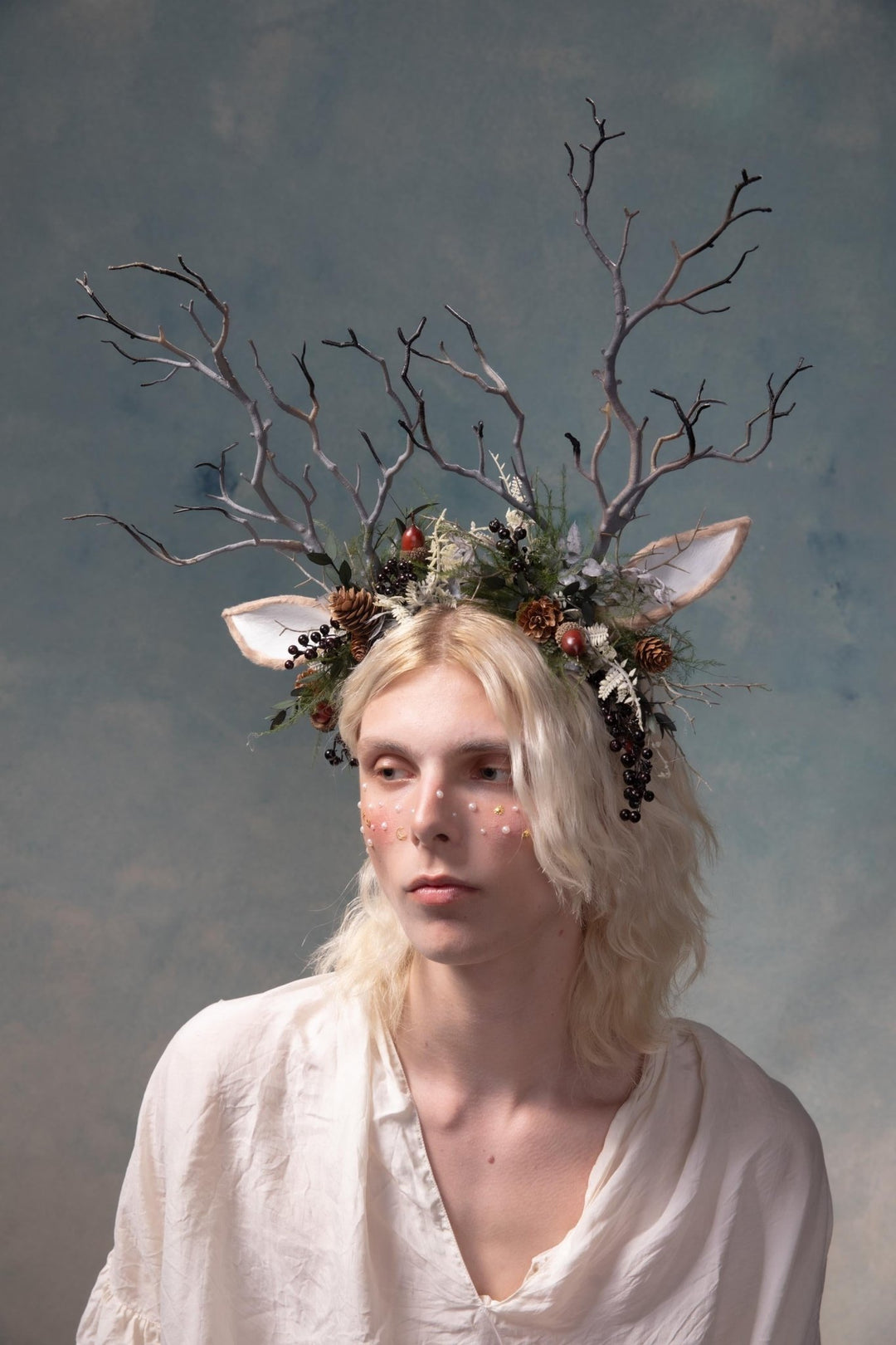 Woodland Antlers Crown: Fairycore Flower Headband – handmade floral hair accessory by magaela