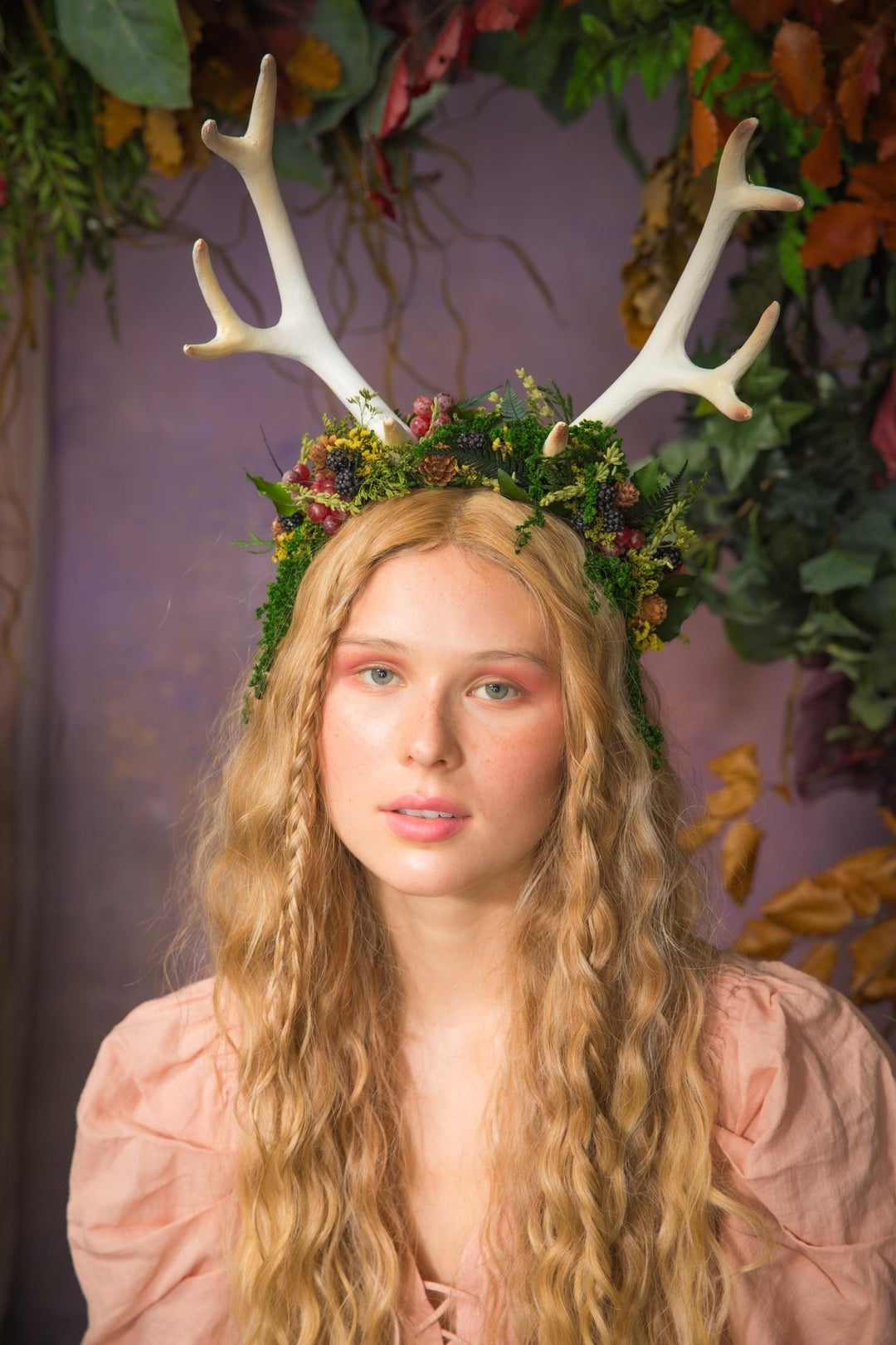 Woodland Antler Crown: Autumn Fairycore Headpiece – handmade floral hair accessory by magaela