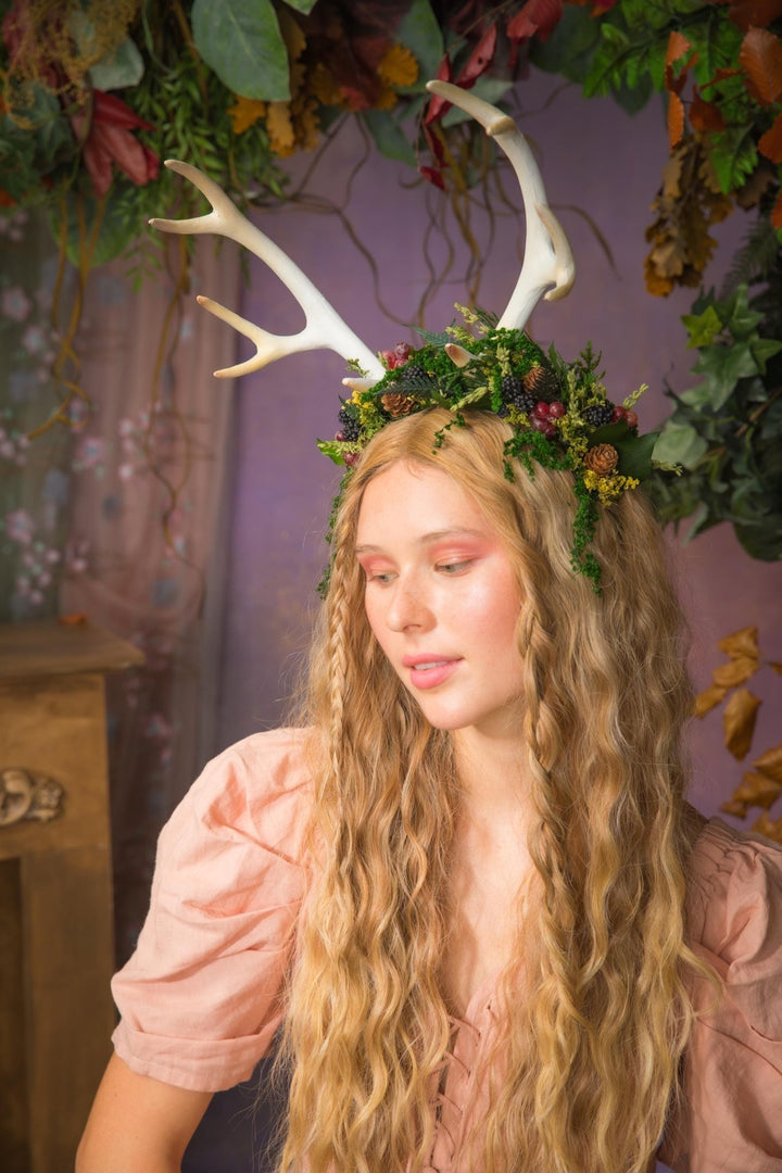 Woodland Antler Crown: Autumn Fairycore Headpiece – handmade floral hair accessory by magaela