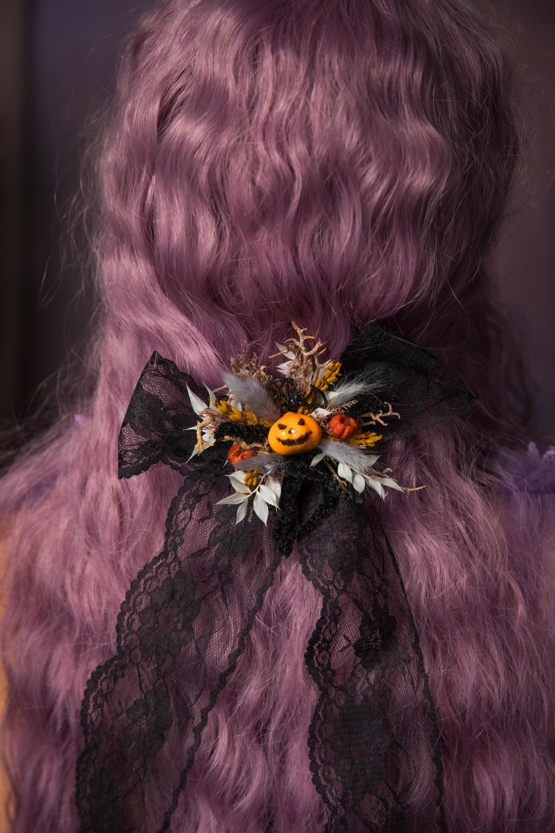 Halloween Pumpkin Hair Clip: Black Lace Bow, Gothic Autumn Headpiece – handmade floral hair accessory by magaela