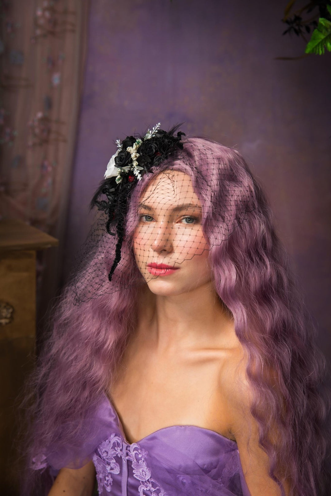 Gothic Wedding Fascinator: Black & White Rose Hair Clip with Birdcage Veil – handmade floral hair accessory by magaela