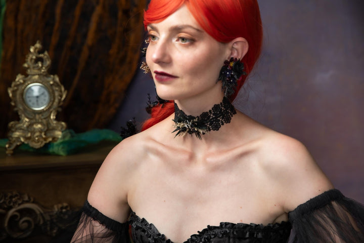 Gothic Lace Choker Necklace: Halloween Spider Beaded Jewelry – handmade floral hair accessory by magaela