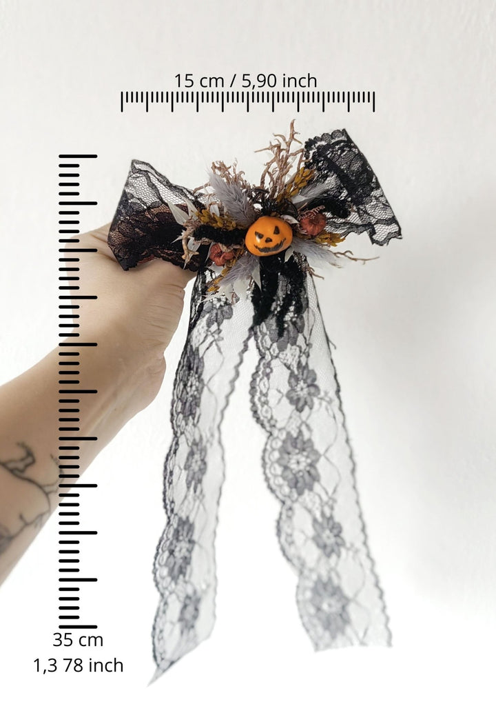 Halloween Pumpkin Hair Clip: Black Lace Bow, Gothic Autumn Headpiece – handmade floral hair accessory by magaela