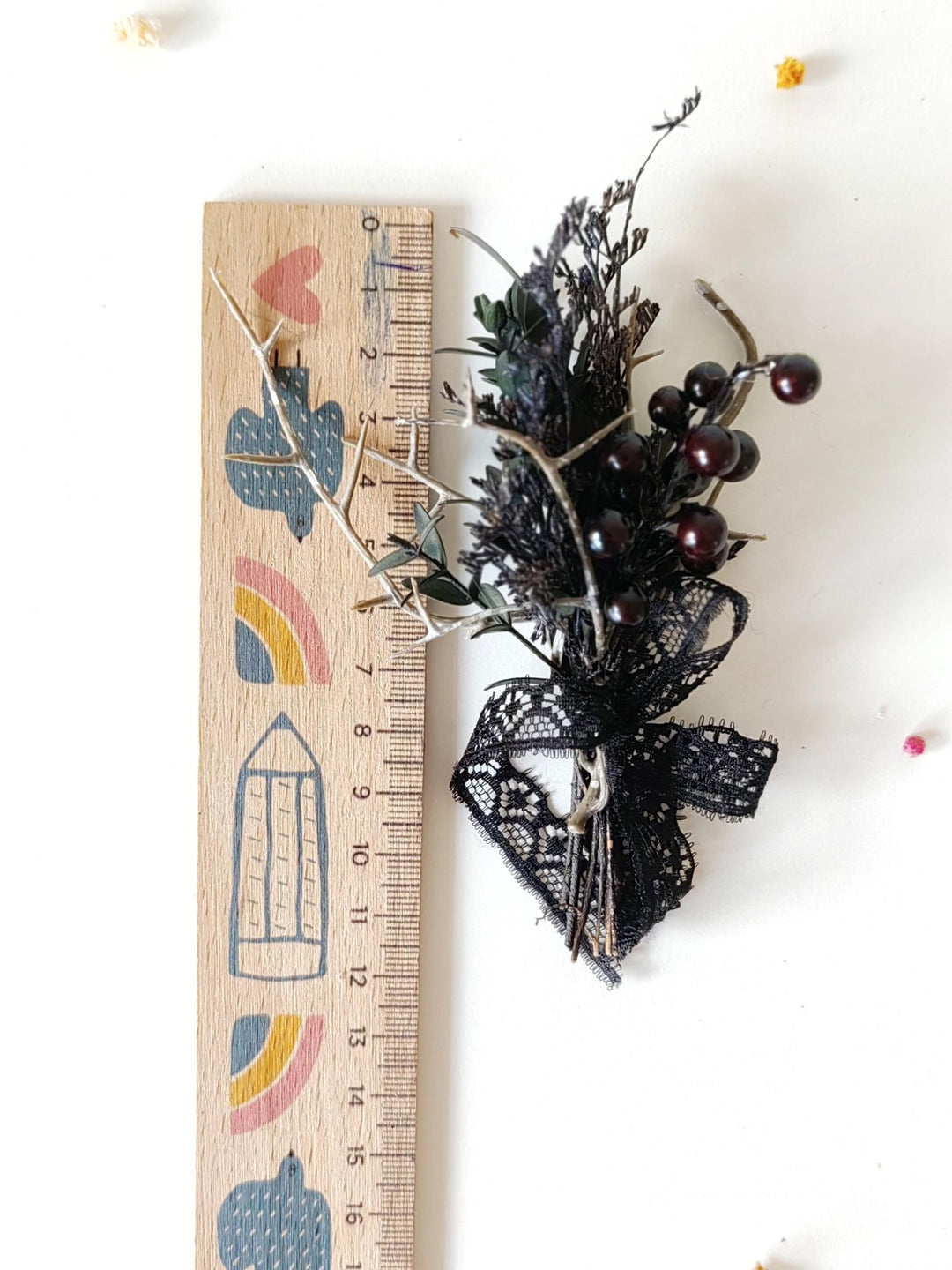 Gothic Wedding Boutonniere: Black Berries & Eucalyptus Corsage – handmade floral hair accessory by magaela