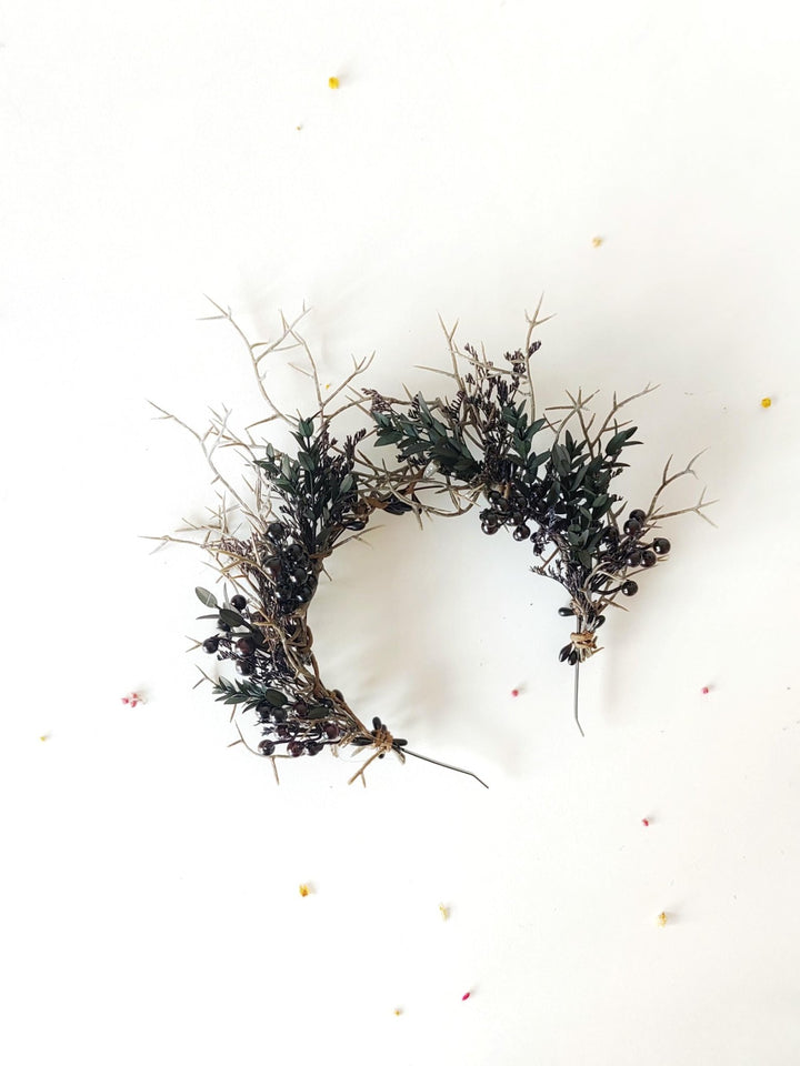 Gothic Bridal Crown: Black Berry Woodland Wedding Headband – handmade floral hair accessory by magaela