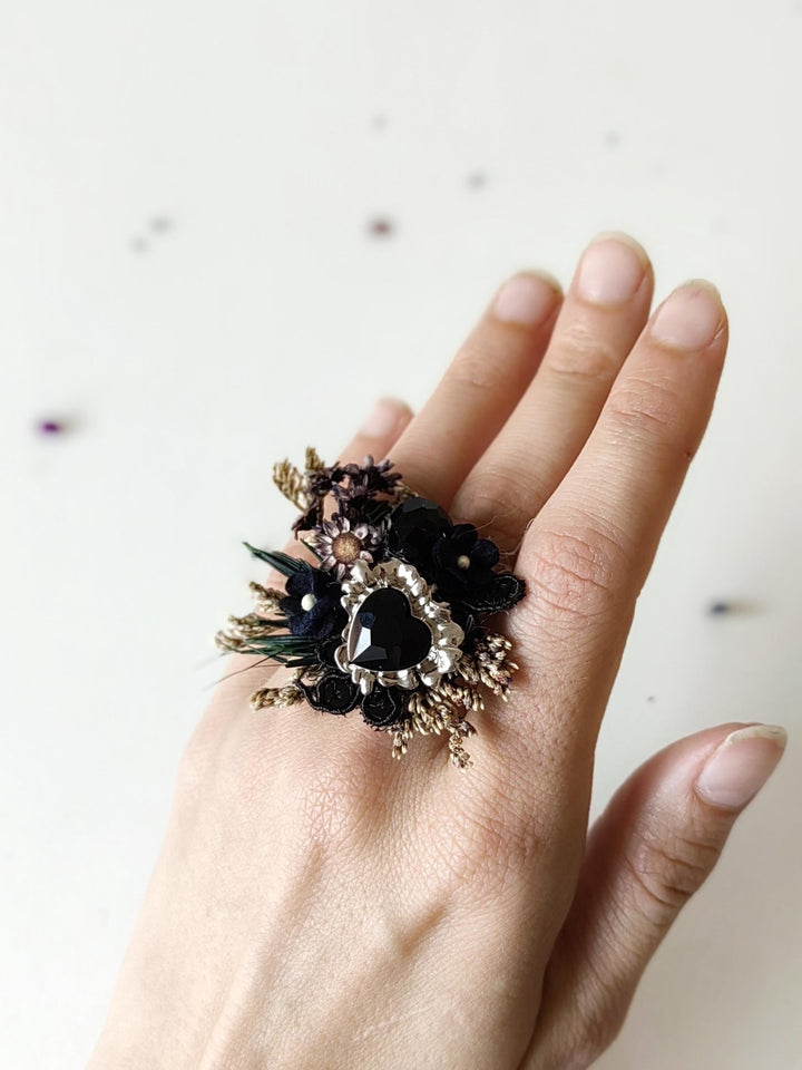 Gothic Flower Ring: Black & Silver Floral Heart Jewelry, Halloween Accessory – handmade floral hair accessory by magaela
