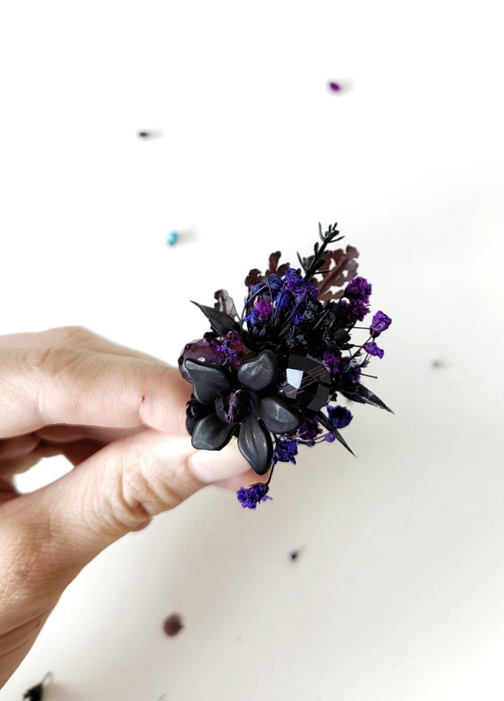 Purple Flower Ring: Gothic Wedding Jewelry, Adjustable Boho Ring – handmade floral hair accessory by magaela