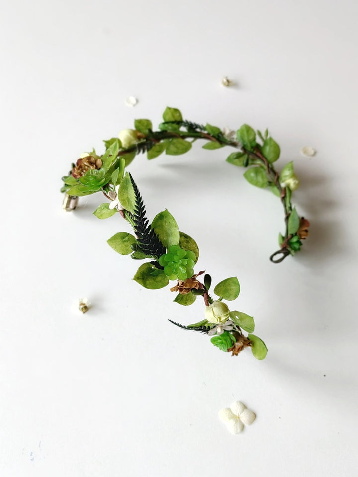 Green Elven Tiara: Succulent Fairytale Crown – handmade floral hair accessory by magaela