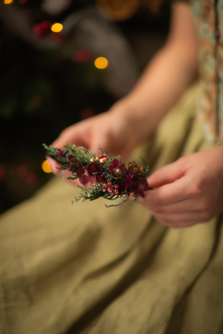 Burgundy Christmas Headband: Woodland Pine Cone & Berry Headpiece – handmade floral hair accessory by magaela